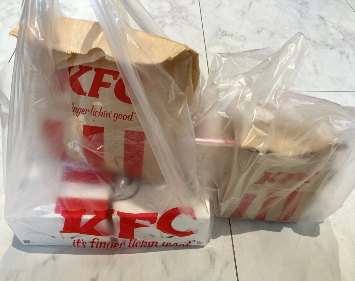 『あと何回能代KFC』。
