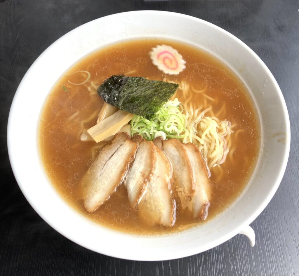『メガ中華そば』。
