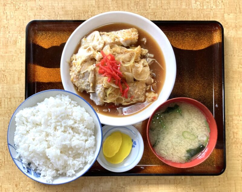 『かつ丼はなれ』。