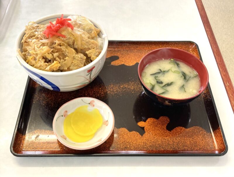 『勝負メシでかつ丼』。