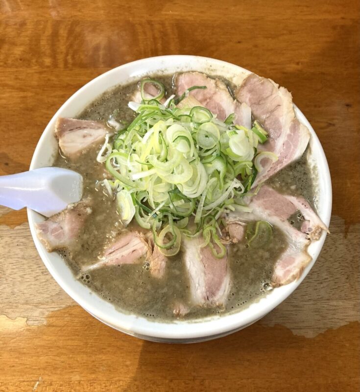 『肉煮干しそば（大）』。