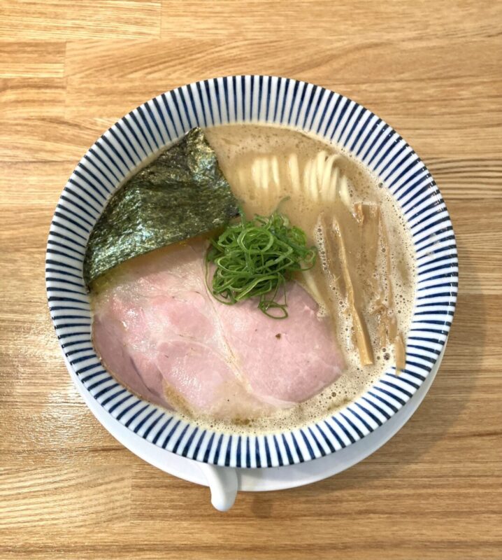 『やび４４杯目で』。