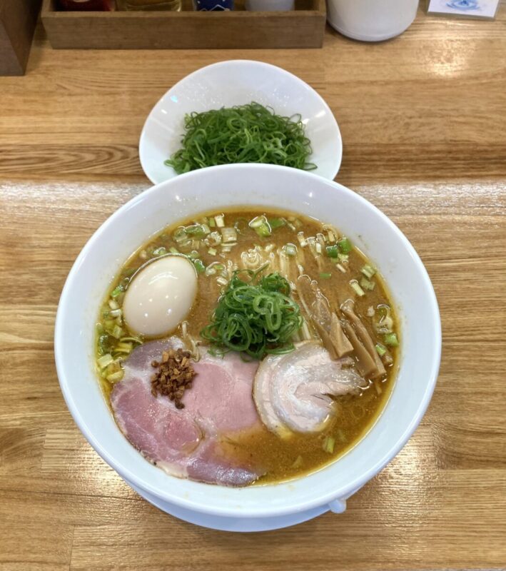 『やび５２杯目で』。