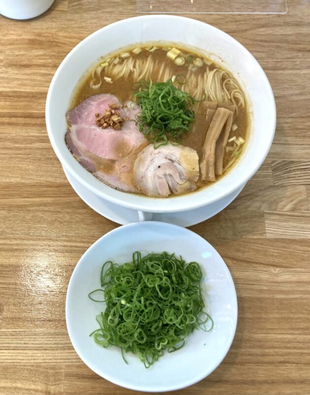 『やび６４杯目で』。