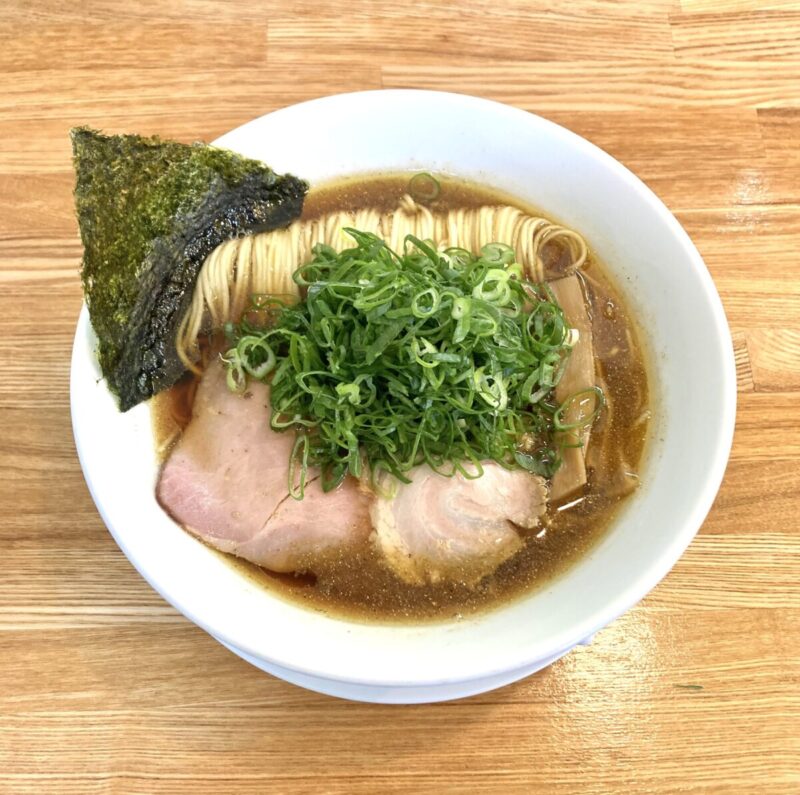 『やび８０杯目で』。