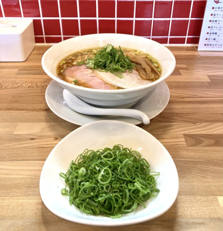 『やび１００杯目で』。